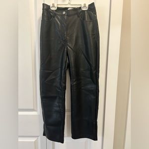 Never worn black cropped Melina pants from Aritzia